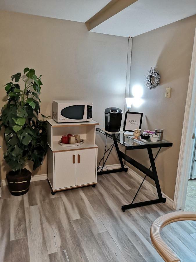 Fully Furnished On Broadway In Moncton Apartment ภายนอก รูปภาพ